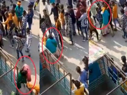 The girl was molested by the mob; Video viral in Madhya Pradesh | भररस्त्यात युवतीची टोळक्यांकडून छेडछाड; मध्य प्रदेशातील व्हिडीओ व्हायरल