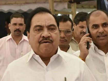 Eknath Khadse's secret meeting with Sharad Pawar, will left bjp? | एकनाथ खडसेंची शरद पवारांसोबत गुप्तभेट, मोदींच्या फोटोचा फलकही हटवला 