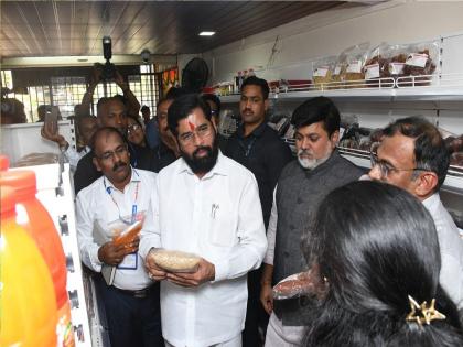 The women came together and started the first super market in the state in Ratnagiri | महिलांनी एकत्र येऊन सुरू केले रत्नागिरीत राज्यातील पहिलेच सुपर मार्केट, मुख्यमंत्र्यांनी केलं कौतुक