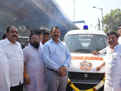 Ambulance inaugurated in Bhiwandi on the occasion of Chief Minister's birthday | मुख्यमंत्र्यांच्या वाढदिवसानिमित्त भिवंडीत रुग्णवाहिकेचे लोकार्पण