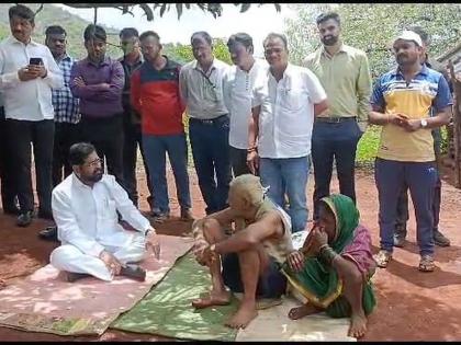 Satara: Eknath Shinde's sensitivity, helped a poor old couple in Pimpritamb village | Satara: एकनाथ शिंदे यांचा संवेदनशीलपणा, पिंपरीतांब गावातील गरीब वृद्ध दाम्पत्याला दिला मदतीचा हात