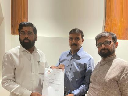 balasahebanchi shiv sena shinde group chief eknath shinde appoint bhausaheb chaudhary as a maharashtra secretary | Maharashtra Politics: संजय राऊतांना ‘जय महाराष्ट्र’; भाऊसाहेब चौधरींना शिंदेंकडून रिटर्न गिफ्ट, दिली मोठी जबाबदारी!