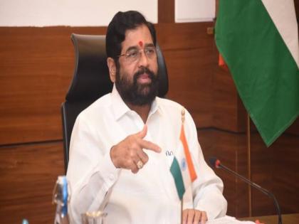Thane district planning meeting DCM Eknath Shinde warned officials about road work | "त्या डोंगरेला निलंबित करा, माझं नाव खराब करता"; वाहतूक कोंडीवरुन एकनाथ शिंदे अधिकाऱ्यांवर संतापले