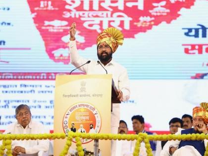 MIDC should set up purification plants to free Indrayani, Pavana river from pollution - Eknath Shinde | इंद्रायणी, पवना नदी प्रदूषण मुक्ततेसाठी एमआयडीसीने शुद्धीकरण प्रकल्प उभारावेत- एकनाथ शिंदे