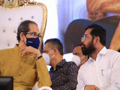 Dare to crack party loyalty in Shiv Sena; 'Shinde pattern' is to make MLAs their own | शिवसेनेत पक्षनिष्ठेला तडा देण्याचे धाडस; आमदारांना आपलेसे करण्याचा असा आहे 'शिंदे पॅटर्न'