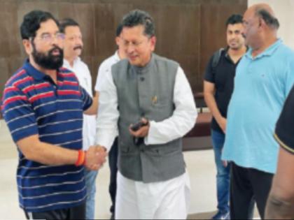 Deepak Kesarkar: Eknath Shinde Cameto welcome Kesarkar | Deepak Kesarkar: केसरकरांच्या स्वागतास खुद्द शिंदे, गुरुवारी पहाटेच गुवाहाटीत, भाजपसोबत जाण्याची होती भूमिका