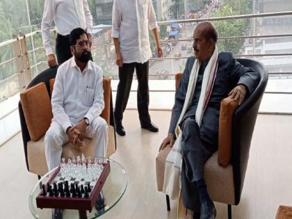 Chief Minister Eknath Shinde meet Manohar Joshi in Mumbai | मुख्यमंत्री एकनाथ शिंदेंनी घेतली मनोहर जोशींची भेट! चर्चांना उधाण