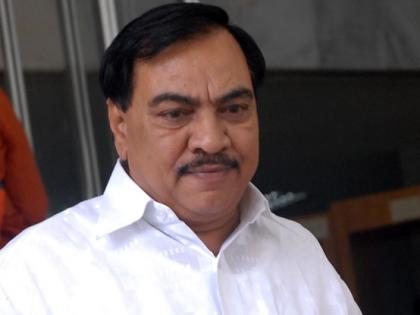 With your blessings, we are safe, Eknath Khadse's car crashed | एकनाथ खडसेंच्या गाडीला अपघात, नाथाभाऊंनी कार्यकर्त्यांसाठी केलं ट्विट