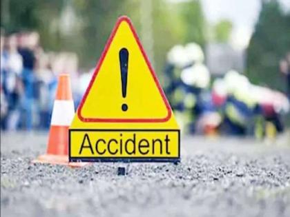 Elderly seriously injured in car collision | कारच्या धडकेत वृद्ध गंभीर जखमी