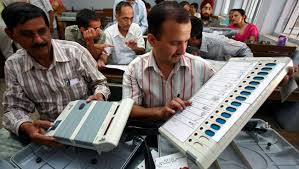 Professors are busy in the election duty | ऐन महाविद्यालयीन परीक्षा कालावधीत प्राध्यापक निवडणूक कामात व्यस्त