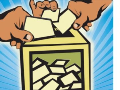 Labor dispatched for elections in Bijapur | विजापुरातील निवडणुकीसाठी मजूर रवाना