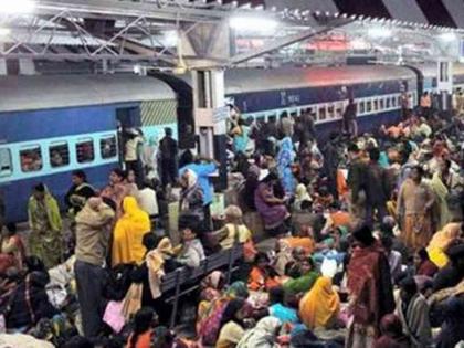 Diarrhea to 35 passengers in election Special train | इलेक्शन स्पेशलच्या ३५ प्रवाशांना अतिसार