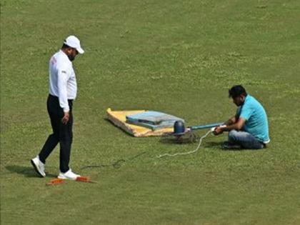 Electric fans being used to save Afghanistan vs New Zealand Test in Greater Noida | AFG vs NZ : कसोटी सामना सुरु करण्यासाठी इलेक्ट्रिक पंख्याचा वापर; पण...