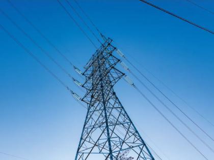 Latur: While hoisting the Panchsheel flag, an iron pipe got stuck to the high-voltage power lines; two died | Latur: पंचशील ध्वज लावताना उच्चदाबाच्या वीज तारांना लोखंडी पाईप चिकटला; दोघांचा मृत्यू