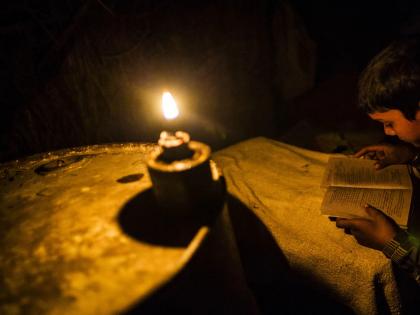 Parabhani: Power supply disrupted for 12 consecutive hours in rural areas; Assistant Engineer suspended | Parabhani: ग्रामीण भागात सलग १२ तास वीजपुरवठा खंडित; सहायक अभियंता निलंबित Parabhani: Power supply disrupted for 12 consecutive hours in rural areas; Assistant Engineer suspended | Parabhani: ग्रामीण भागात सलग १२ तास वीजपुरवठा खंडित; सहायक अभियंता निलंबित