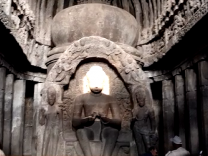 sunrays meeting with sun! Kironotsava in Ellora caves, illuminated Buddha statue | Video: किरणांची तेजाशी भेट! वेरूळ लेणीत किरणोत्सव, उजळून निघाली बुद्ध मूर्ती