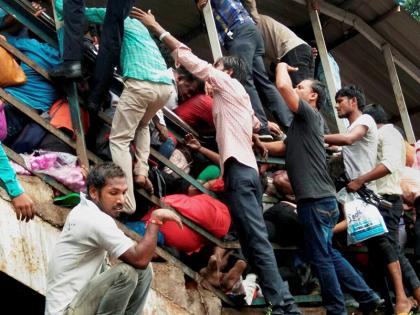 Elphinstone Stampede : After two years of Elphinstone Stampede the situation was 'as the' | Elphinstone Stampede : एल्फिन्स्टन दुर्घटनेच्या दोन वर्षांनंतरही परिस्थिती ‘जैसे थे’