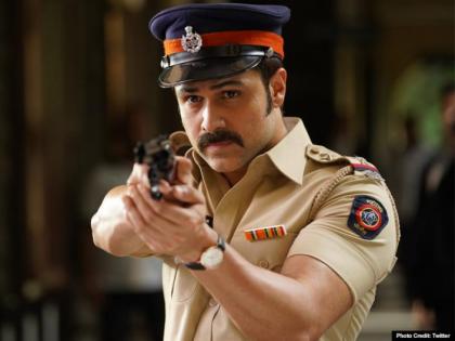 'मुंबई सागा' चित्रपटातील इमरान हाश्मीचा लूक आला समोर, दिसणार पोलिसाच्या भूमिकेत