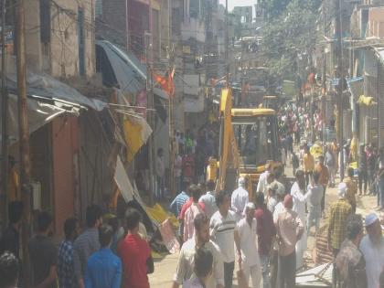 '10 foot behind'; The encroachment removal campaign began from Gulmandi | '१० फुट मागे'; अतिक्रमण हटाव मोहीमेस गुलमंडीतून सुरुवात