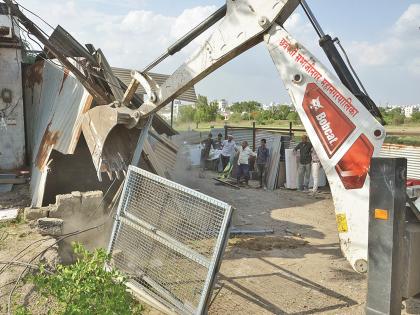 118 encroachments on the service road of Beed Bypass in Chhatrapati Sambhajinagar have been stopped! | छत्रपती संभाजीनगरमधील बीड बायपासच्या सर्व्हिस रोडवर ११८ अतिक्रमणांवर वरवंटा! 118 encroachments on the service road of Beed Bypass in Chhatrapati Sambhajinagar have been stopped! | छत्रपती संभाजीनगरमधील बीड बायपासच्या सर्व्हिस रोडवर ११८ अतिक्रमणांवर वरवंटा!