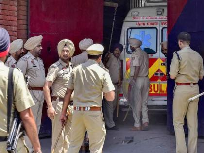 संघाच्या स्वयंसेवकाची हत्या करणाऱ्या शूटरचा पोलिसांकडून एन्काऊंटर  