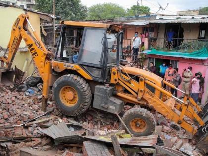 Hammer on unauthorized construction in Yevlewadi; Construction on 43 thousand square feet area was removed | येवलेवाडीतील अनधिकृत बांधकामावर हातोडा; ४३ हजार चौरस फूट क्षेत्रावरील बांधकाम हटविले