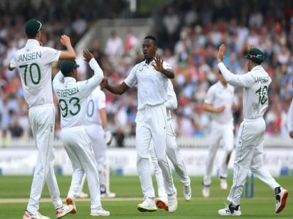 England bowled out for just 165 against South Africa in the first Test, Kagiso Rabada take 5 wickets | ENG vs SA :कगिसो रबाडा समोर इंग्लंडने गुडघे टेकले; १६५ धावांवर संपूर्ण संघ परतला माघारी