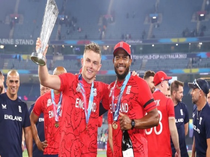 england's fast bowler Chris Jordan has been signed by Mumbai Indians for IPL 2023   | मोठा ट्विस्ट! मुंबईच्या संघात घातक विदेशी गोलंदाजाचा समावेश; बुमराहची कमी भरून काढणार?