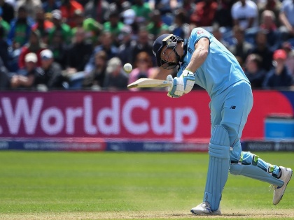 ICC World Cup 2019: Bangladesh has been washed off, but he did not come to tICC World Cup 2019 : Jos Buttler has tightness in his right hip and will not field for Englandhe ground for fielding; England push! | ICC World Cup 2019 : बांगलादेशला धु धु धुतलं, पण फिल्डींगसाठी 'तो' मैदानावर आलाच नाही; इंग्लंडला धक्का!