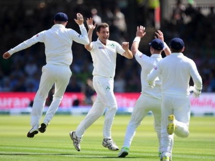ENG vs IRE : Tim Murtagh takes his maiden Test five-wicket haul in his home ground against home team, England loss 7 wickets in 43 runs  | ENG vs IRE : लंडनमध्ये जन्मलेल्या 'या' गोलंदाजासमोर विश्वविजेत्या इंग्लंडची शरणागती