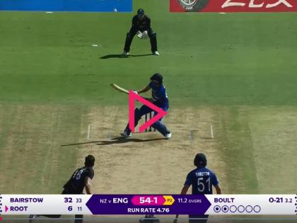 World Cup ENG vs NZ Live : Joe Root's scoop for a six against Trent Boult, England loss 3 wickets on 94, Video | World Cup ENG vs NZ Live : जो रूटने किवी गोलंदाजांना 'वेड' लावलं; ट्रेंट बोल्टला षटकार असा खेचला की... Video