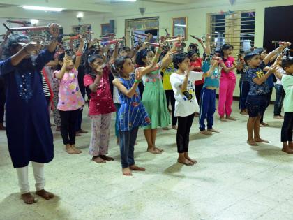 Dombivali: Response of 125 women, young women, girls to a seven-day free LEZIM training workshop | Dombivali: सात दिवसांच्या विनामूल्य लेझीम प्रशिक्षण कार्यशाळेला १२५ महिला, युवती, मुलींचा प्रतिसाद