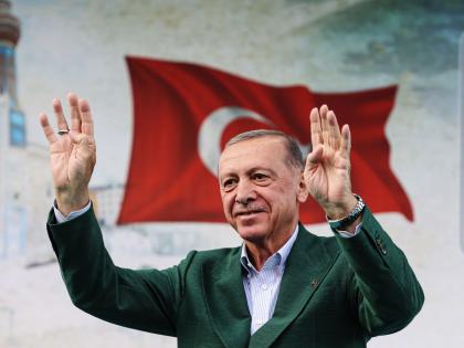 understands India the enemy! Erdogan will be the president of earthquake-ravaged Turkey again | भारताला समजतात दुश्मन! एर्दोगन भूकंपात उद्ध्वस्त झालेल्या तुर्कीचे पुन्हा राष्ट्राध्यक्ष बनले, थोडक्यात जिंकले