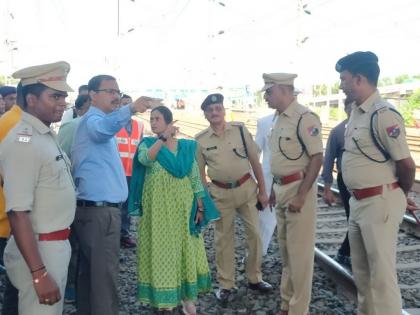 Railways to build 18 km protective wall to prevent suicide; DRM Eeti Pandey | आत्महत्या रोखण्यासाठी रेल्वे बांधणार १८ किमीची संरक्षक भिंत; डीआरएम ईती पांडे