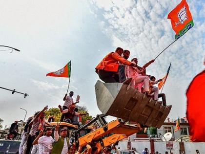 Success of Sangh's 'Har Ghar Ek Vote' in Uttar Pradesh; The team formed the foundation | उत्तर प्रदेशमध्ये संघाच्या ‘हर घर एक व्होट’ला यश; संघाने रचला पाया