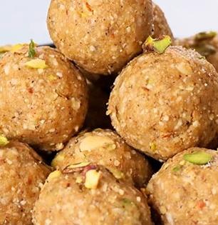 कंबर खूपच दुखते-गुडघे ठणकतात? थंडीत रोज १ लाडू खा- हाडं मजबूत होतील, सोपी रेसिपी