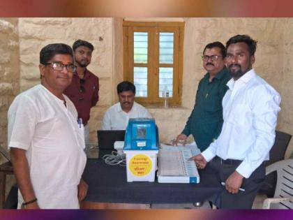 Awareness among voters through EVM Demonstration Centre; The guidance will continue for the next few days | ईव्हीएम प्रात्यक्षिक केंद्रातून मतदारांमध्ये जनजागृती; पुढील काही दिवस सुरू राहणार मार्गदर्शन