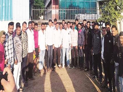 Students travel to the center despite flood conditions, exams cancelled on time; mail sent at 12 midnight | पूर परिस्थितीतही विद्यार्थी प्रवास करत केंद्रावर अन् एनवेळी परीक्षा रद्द; मेल पाठवले रात्री १२ वाजता Students travel to the center despite flood conditions, exams cancelled on time; mail sent at 12 midnight | पूर परिस्थितीतही विद्यार्थी प्रवास करत केंद्रावर अन् एनवेळी परीक्षा रद्द; मेल पाठवले रात्री १२ वाजता