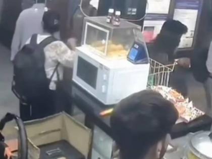 लाल किल्ल्याजवळील स्फोटाने जमीन हादरली; मेट्रो स्टेशनवरील सीसीटीव्ही फुटेज आले समोर