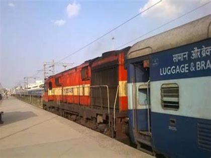 Extension of Amravati Pune Express running via Washim | वाशिममार्गे धावणाऱ्या अमरावती-पुणे एक्स्प्रेसला मुदतवाढ