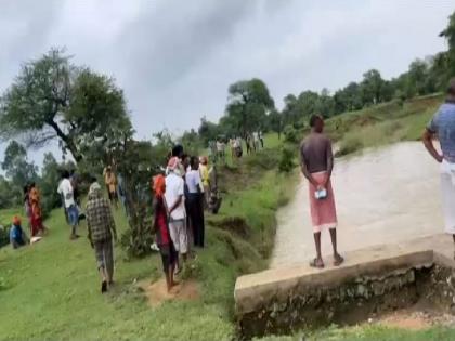 Two boys who went to graze goats drowned in the stream | बकऱ्या चारण्यास गेलेल्या दोन मुलांचा नाल्यात बुडून मृत्यू  