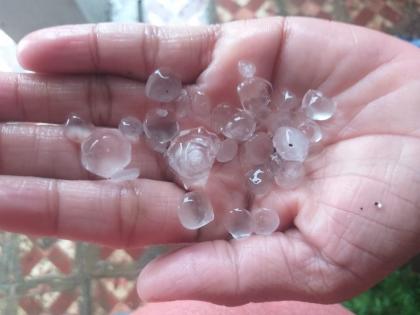 Battigul from the corporation as soon as the hailstorm and rain started in dhule | वादळी वाऱ्यासह गारपीट, पावसाला सुरुवात होताच महामंडळाकडून बत्तीगुल