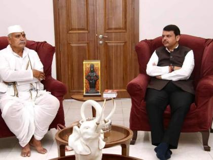 ... So Warkari Mandals met Devendra Fadnavis for Ashadi Wari | ... म्हणून आषाढी वारीसाठी वारकरी मंडळींनी घेतली देवेंद्र फडणवीसांची भेट