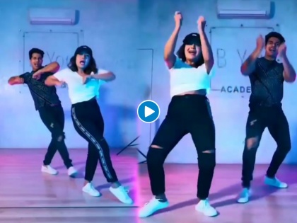 Neha Kakkar throwback video on Tony Kakkar kurta pajama song video viral on internet | नेहा कक्करचा थ्रोबॅक व्हिडीओ व्हायरल, धमाकेदार डान्स पाहून फ्लॅट झाले फॅन्स