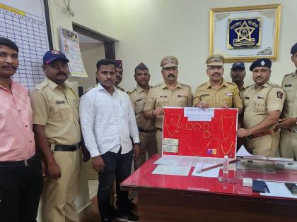 Couple arrested for absconding with friend's gold jewelery to use | मैत्रिणीकडून वापरण्यासाठी सोन्याचे दागिने घेवून पळून जाणाऱ्या जोडप्याला अटक