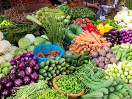 A farmers market option for cheap vegetables; The government's lack of attention to the publicity of weekly markets | स्वस्त भाजीपाल्यासाठी शेतकरी बाजारचा पर्याय; आठवडे बाजारांच्या प्रसिद्धीकडेही शासनाचे दुर्लक्