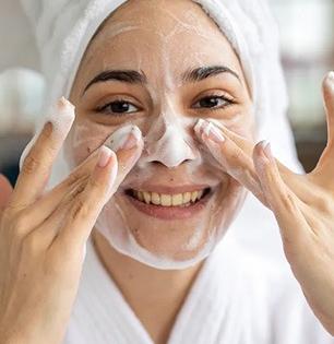 स्वयंपाकघरातील २ पदार्थांनी होईल चेहरा स्वच्छ, स्वस्तात मस्त उपाय - महागडा फेश वॉशही वाटेल जेमतेम