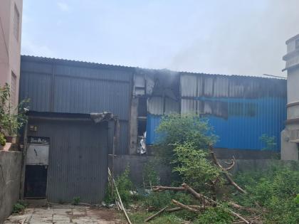 Mattress factory fire in Kalewadi two injured loss of eight to ten lakhs | काळेवाडीतील गादी कारखान्यास आग, दोन जखमी, आठ ते दहा लाखांचे नुकसान