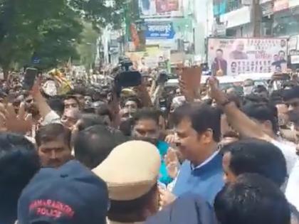 Marathwada Muktisangram Din: 'Recruit police', the slogan of the youth as soon as Devendra Fadnavis arrived in nanded | Video: 'पोलीस भरती घ्या', जोरदार घोषणाबाजीनंतर देवेंद्र फडणवीस तरुणांकडे आले, पण...