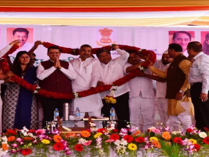 State Government is committed to change in agriculture - Chief Minister | कृषिक्षेत्रात परिवर्तन करण्यासाठी राज्य शासन कटिबद्ध - मुख्यमंत्री